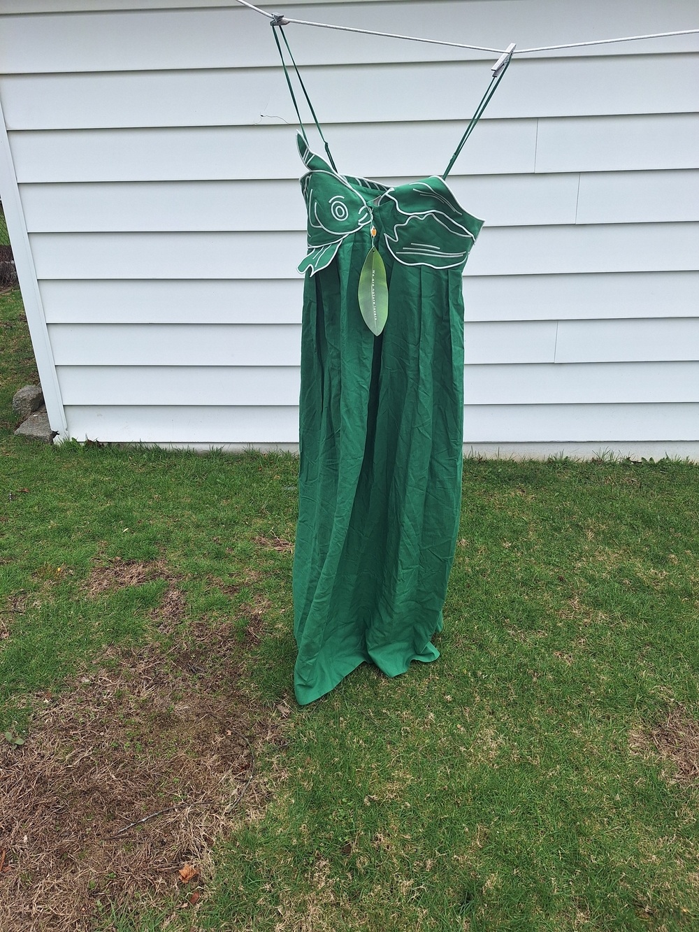 Gorgeous NWT SIZE L FARM Rio Green Fish Dress with White Piping Maxi Dress.